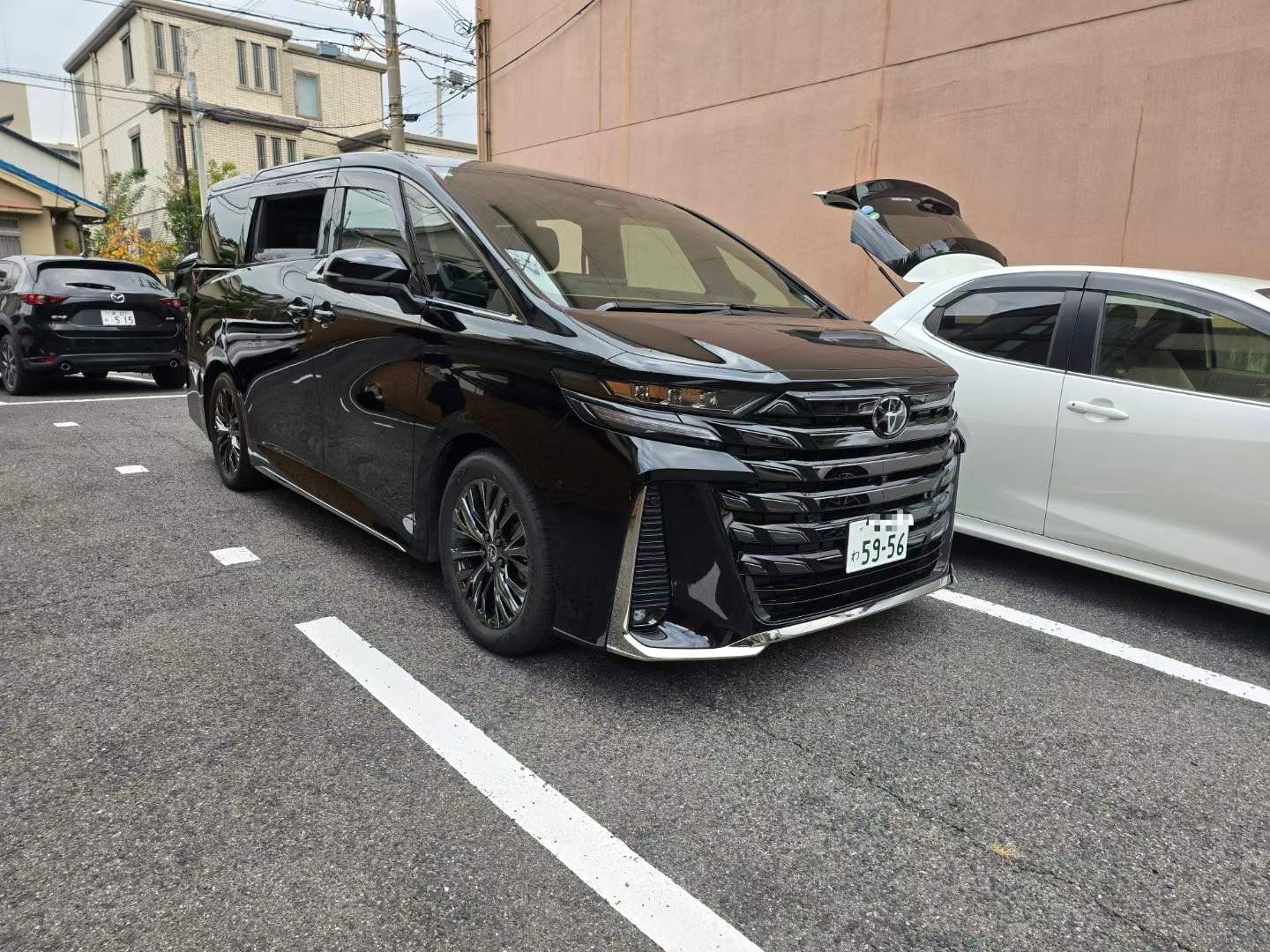 日本關西大阪自駕租車 – 黑色 Toyota Vellfire 第四代（2025年款）