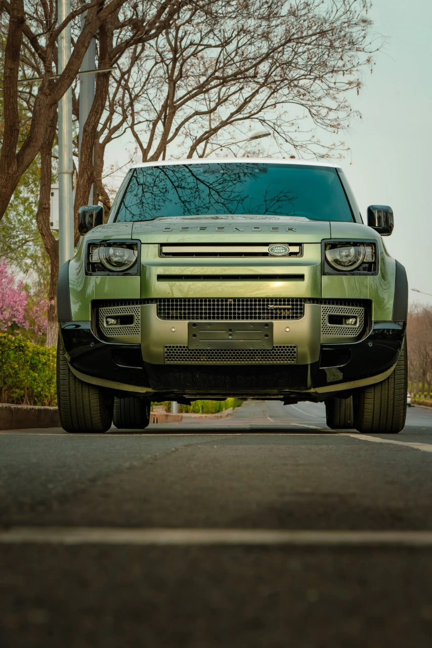 日本關西大阪自駕租車 – 綠色 Land Rover Defender（2025年款）